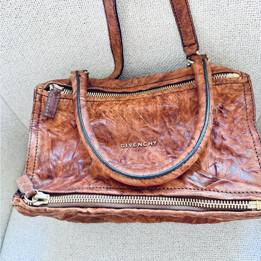 Givenchy Small Pepe Pandora tumbled sheepskin bag in Cigare - Picture 5 of 16